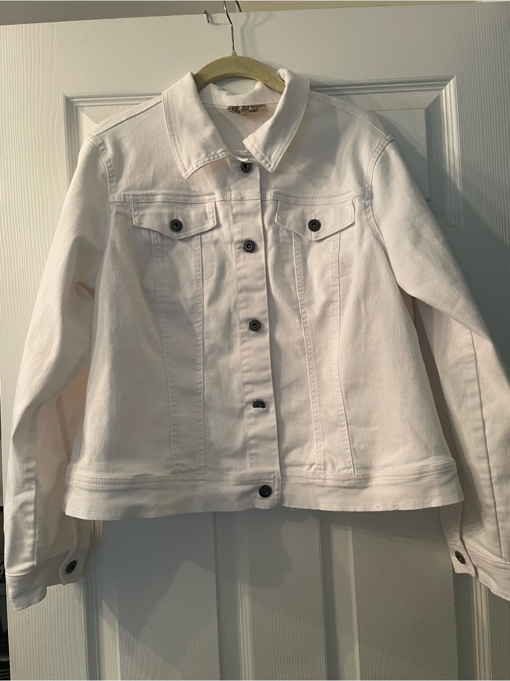 DG2 by Diane Gilman White Denim Button-Up Jacket